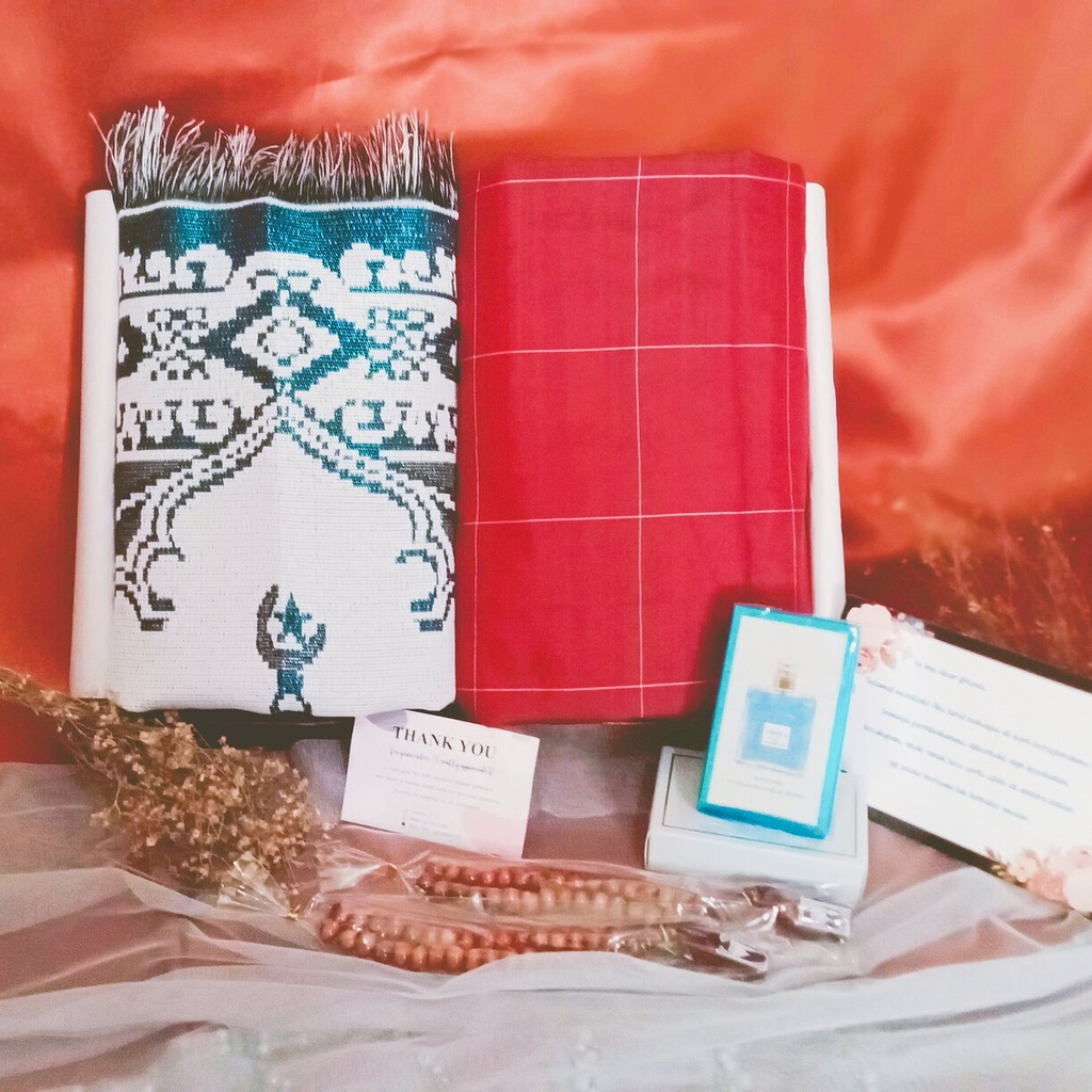 

[ʙᴏxʏ ᴍᴇ] Hampers Kado Cowok Set Sarung Parfum Jumatan Eksklusif