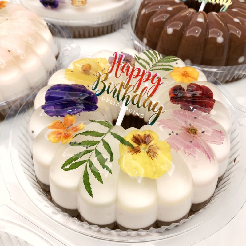 

Premium Edible Flower Pudding