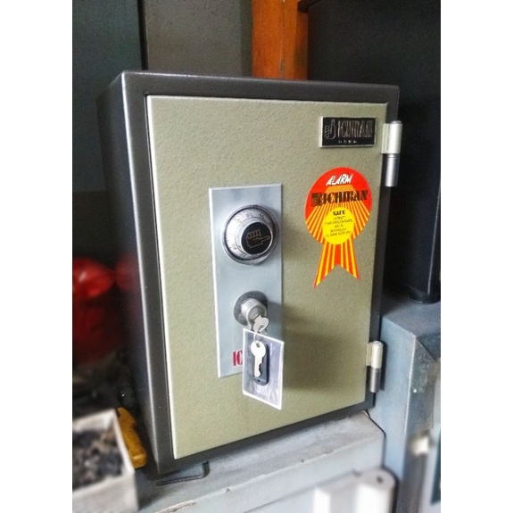 brankas lemari besi tempat simpan dokumen tempat simpan uang merk iciban