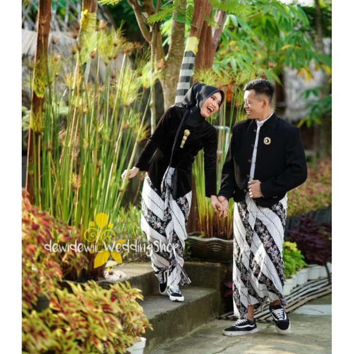 Baju Prewedding / Nuansa Hitam Kombinasi Putih - motif Lereng Stik