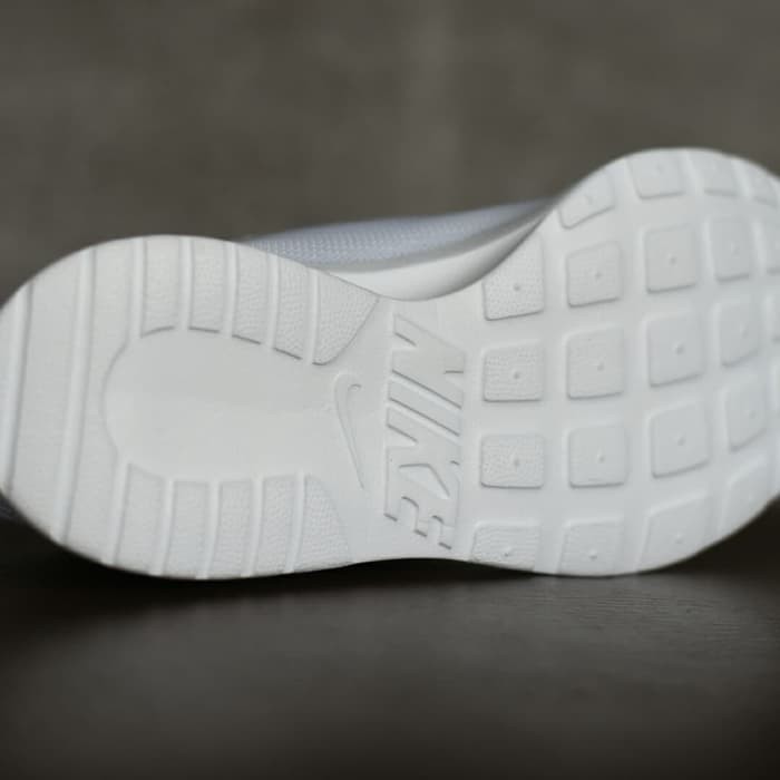 NYAMAN SEPATU SPORT SANTAI NIKE KAISHI RUN SLIP ON SLOP TANPA TALI FULL PUTIH BEST SELLER