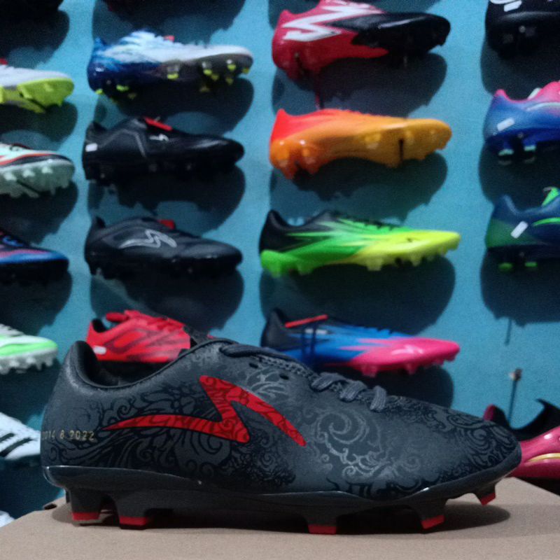 sepatu bola specs Ls Etnis