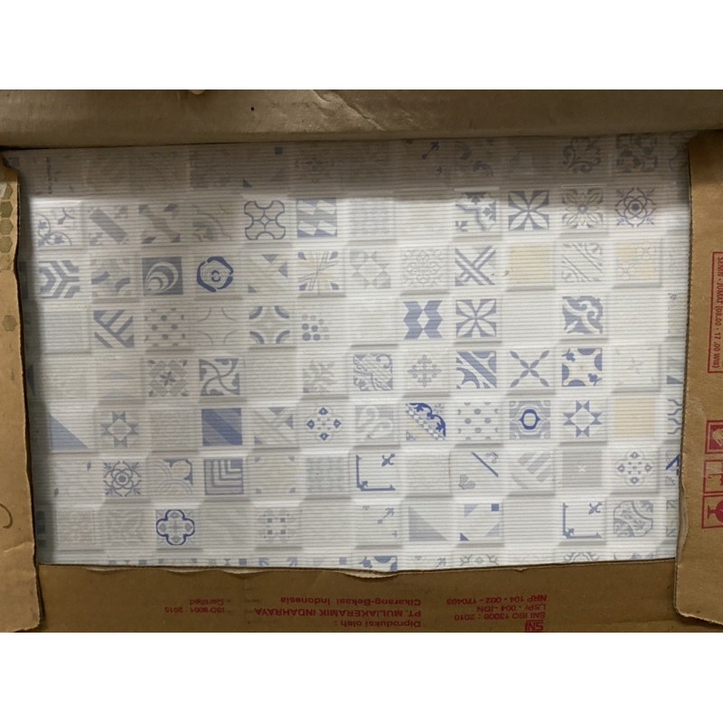 keramik dinding 25x40