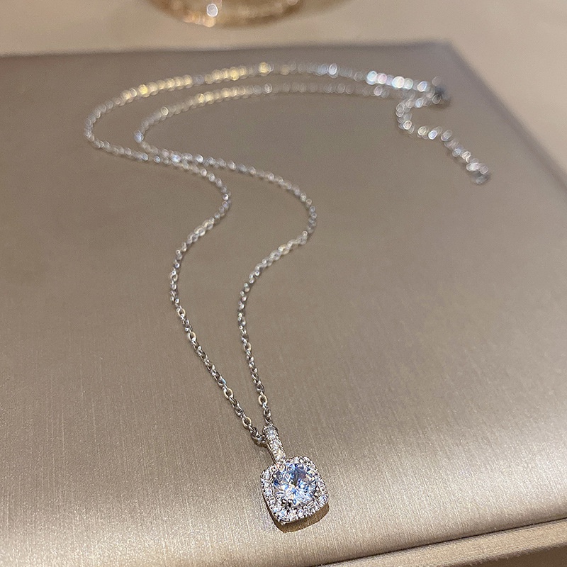 Kalung Choker Bahan Titanium steel Warna silver Aksen Berlian zircon Bentuk Persegi Kecil