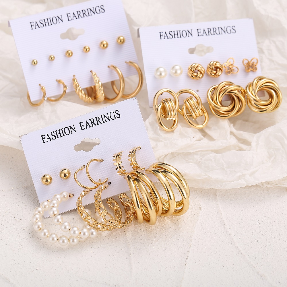 Set Anting Stud Desain Kupu-Kupu Lingkaran Besar Aksen Mutiara Bahan Logam Untuk Wanita