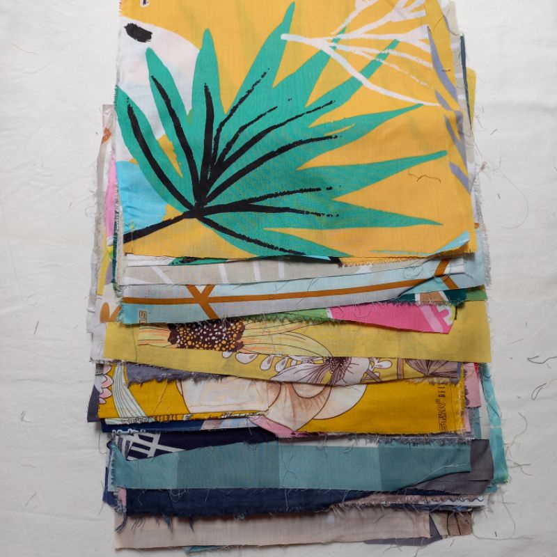 Kain Perca Katun Pojokan Sprei Kiloan, Ukuran dan Motif Campur.