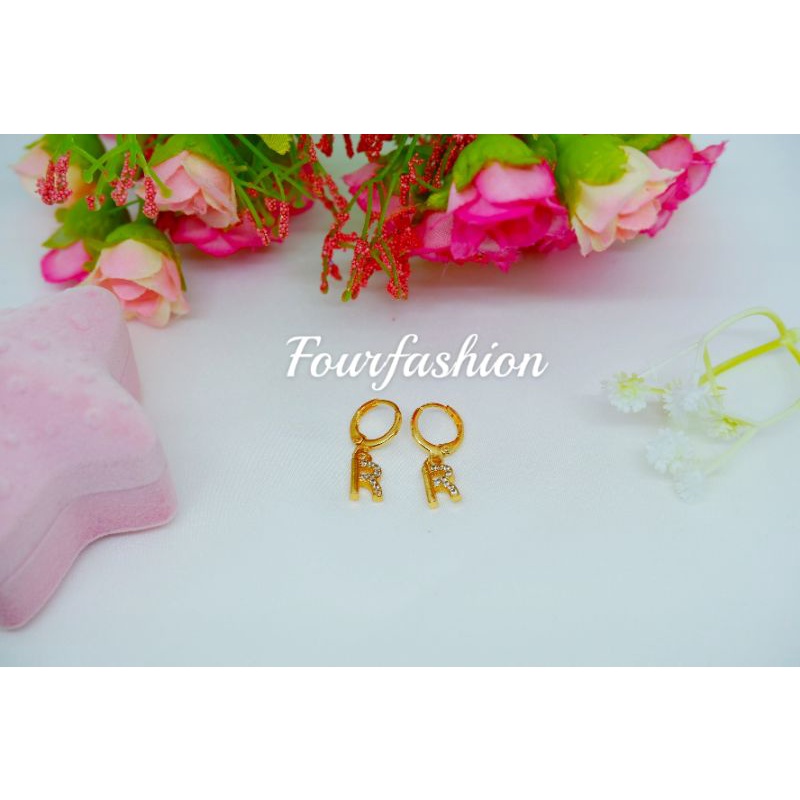 Fourfashion Anting huruf / anting alphabet /anting inisial Terbaru JX07