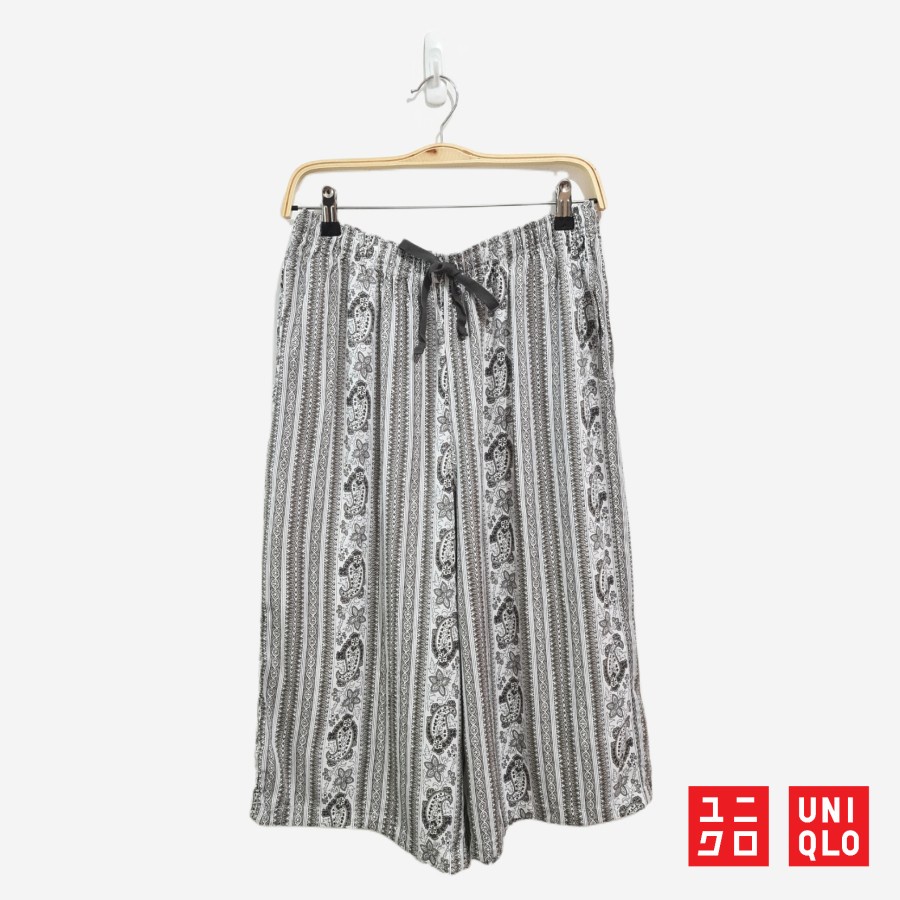 Celana Kulot Wanita Uniqlo Relaco Katun Rayon 7/8 Size L Batik Grey