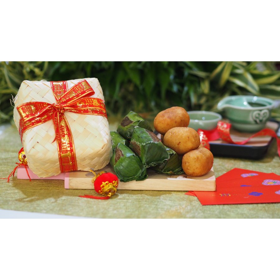 

Hampers isi 1 besek isi 8 dan 1 herbal dessert