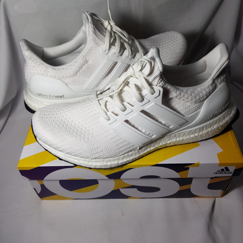 Sepatu Pria Adidas Ultra Boost 4.0 triple white original ukuran size EUR 45 sepatu lari pria adidas