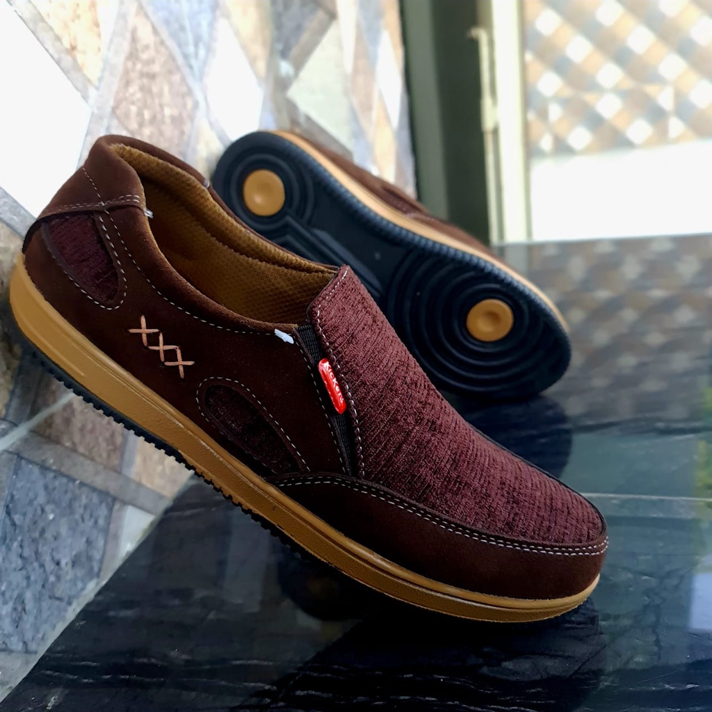 Sepatu Casual CowokModel terbaru Sepatu Slip One dan Sepatu santai kantor JNC SP 02