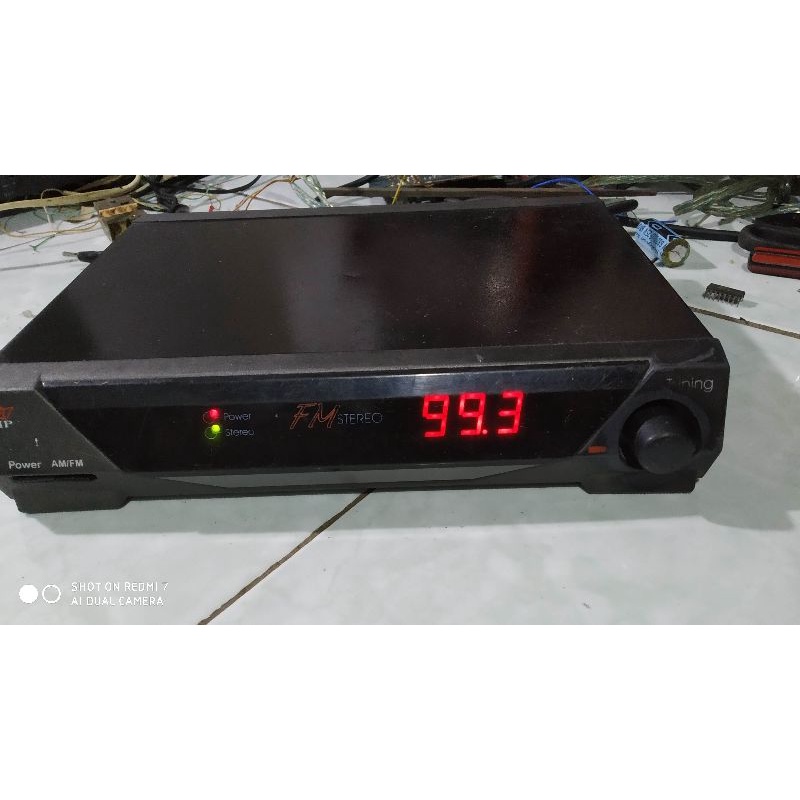 Radio tuner fm stereo sudah ada frekuensi counternya