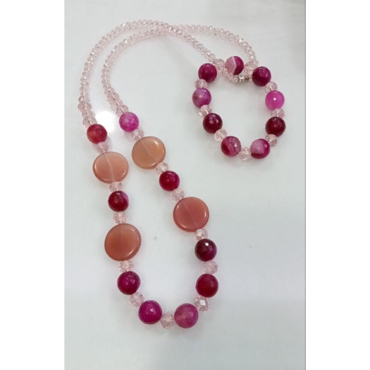 Satu set kalung dan gelang batu kalimantan