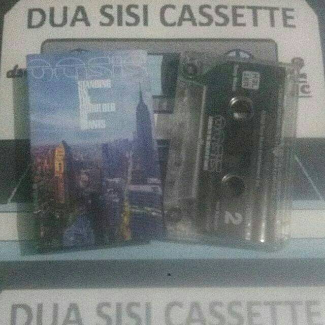 Kaset pita oasis - standing on the shoulder of giant