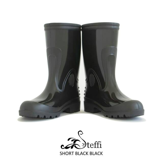 Steffi Boots Pendek 26-27 / Sepatu Karet Boot Tahan Air / Sepatu Kerja Proyek Bangunan