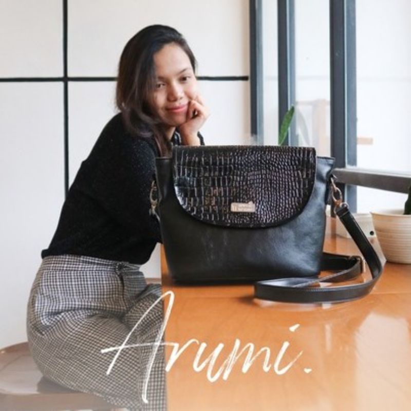 Tas Selempang Arumi Rumah Warna