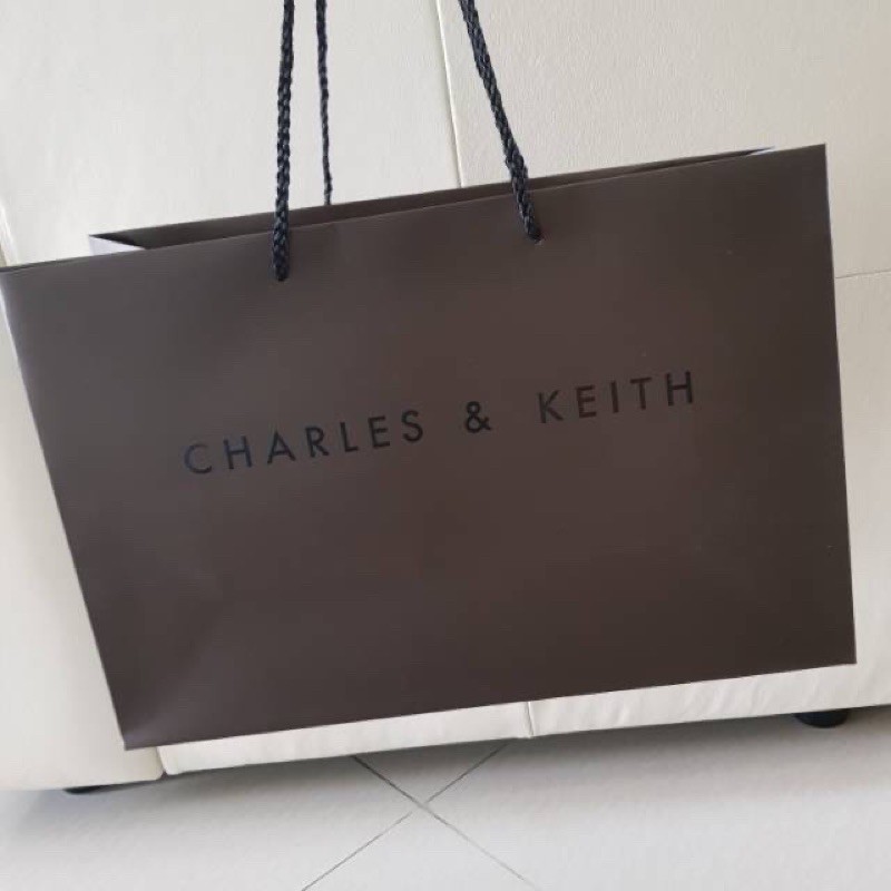 

PaperBag Charles&Keith