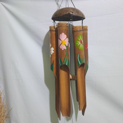 Bel Bambu Bel Angin Bali Uk. Besar Panjang Keseluruhan 55 Cm Diameter Bambu 3,5 - 5,0 Cm Isi 6 Bambu Bagian Atas Batok Kelapa