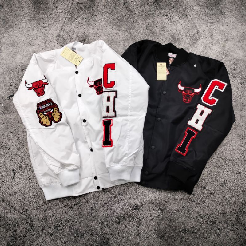 JACKET BOMBER VARSITY MITCHELL&amp;NESS CHICAGO BULLS FULLTAG&amp;LEBEL WASH TAG