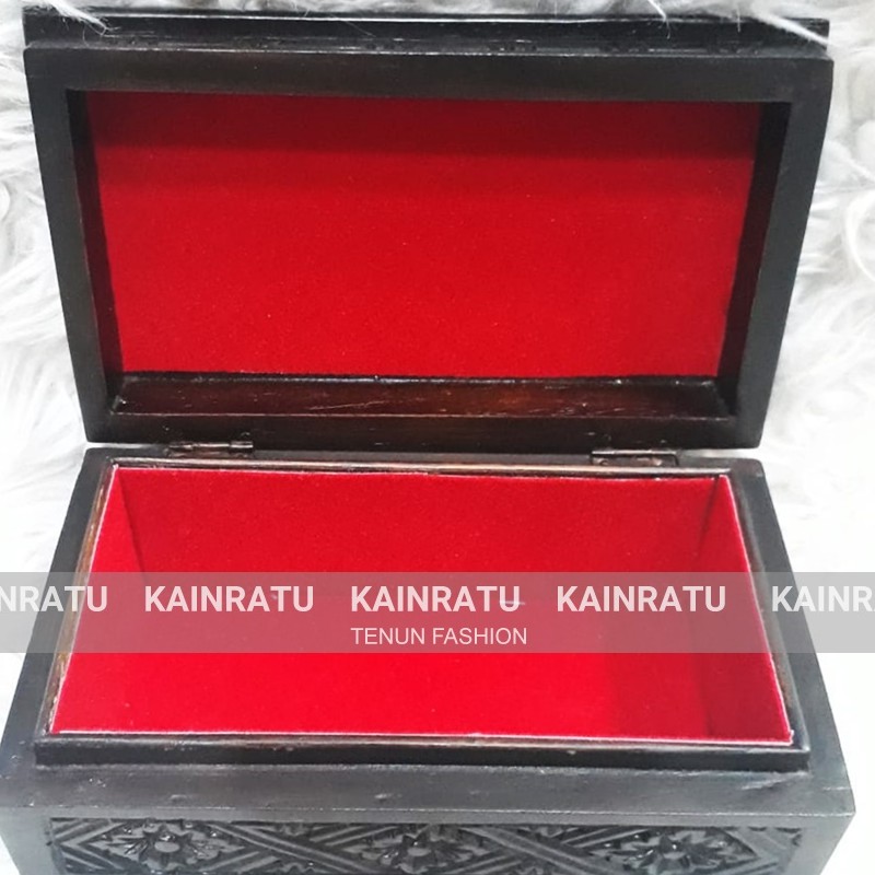 Kotak Kayu Ukir Jepara