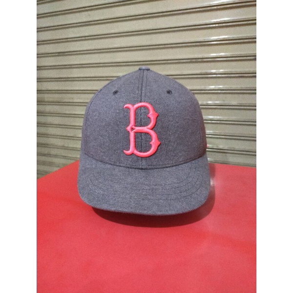 Topi MLB Logo B Visor Pendek Second