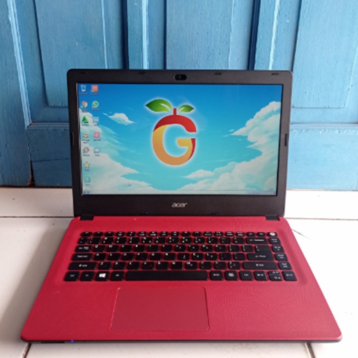 Acer Aspire ES1-420 Warna Merah 14 inch AMD E1-2500 RAM 4GB HDD 500GB Windows 7 Laptop Second