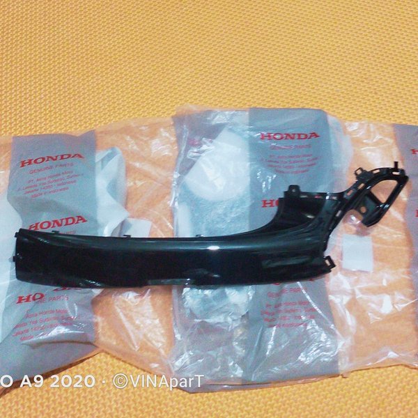 COVER UNDER SIDE L SCOOPY SAMBUNGAN BODY BAWAH BAGIAN KIRI SCOOPY K2F PERSITAGE 2021 HITAM ORIGINAL