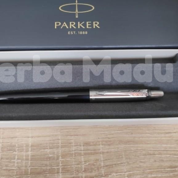 

☪ Pen Parker Jotter Black Ballpoint ➯