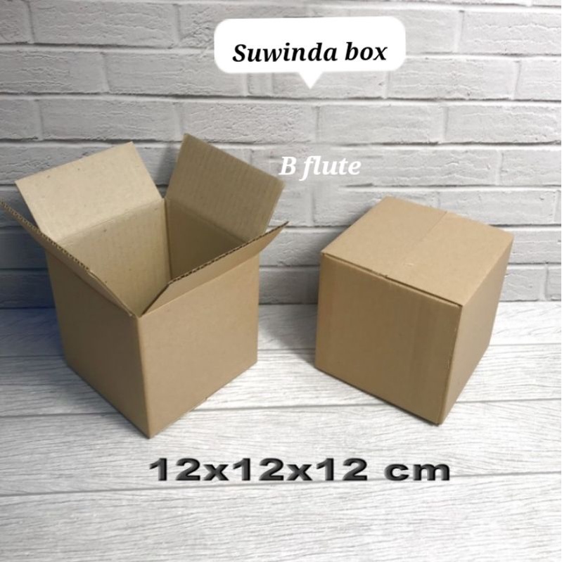 

Kardus karton uk. 12x12x12 cm Kotak Box ST untuk packing Souvenir -dll
