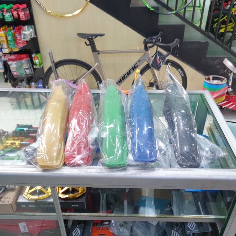 Spakbor Fender Slebor Sepeda Plastik Satu Warna Yokohama