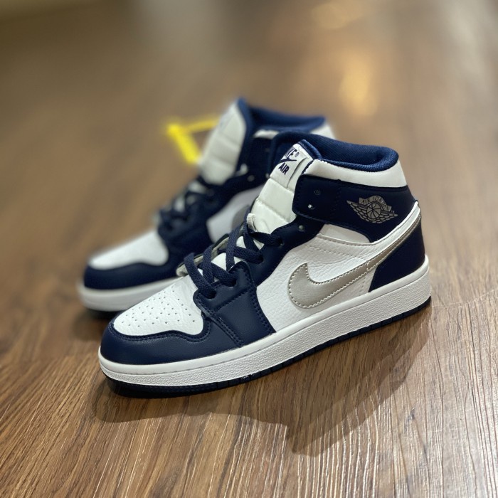 Jual Sepatu Sneakers Nike Air Jordan 1 Putih Pria Wanita Import White