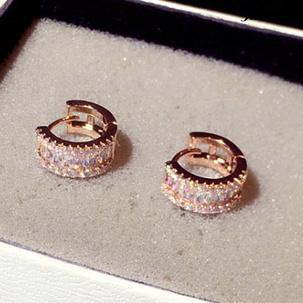 1 Pasang Anting Klip Bentuk Lingkaran Aksen Berlian Imitasi Warna Rose Gold Untuk Wanita