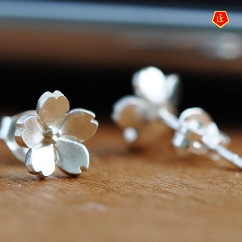 [Ready Stock]Silver Artistic Small Cherry Blossom Ear Studs Women's