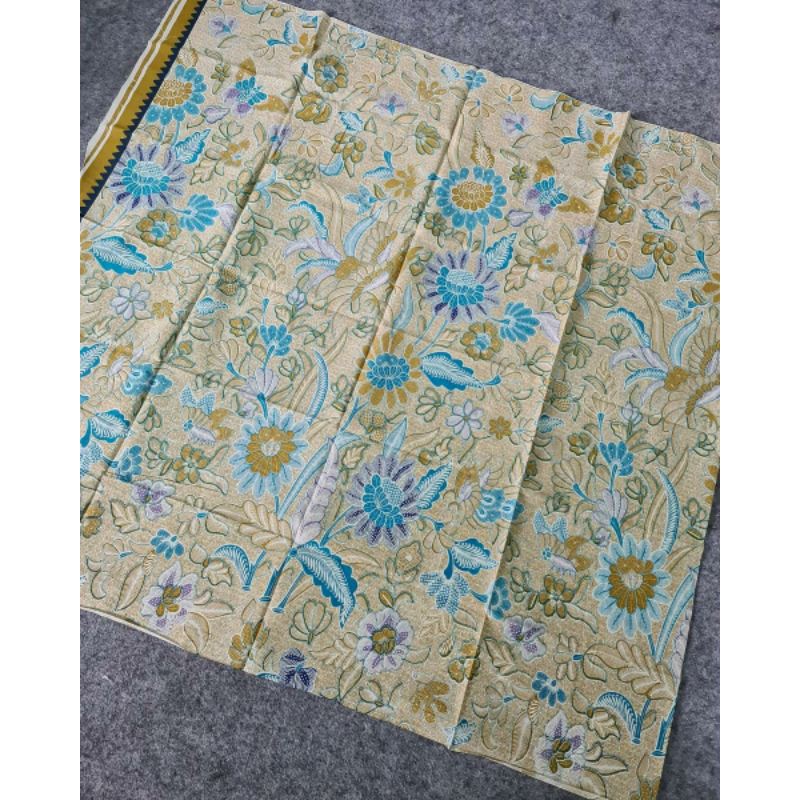kain batik - kebaya - batik premium - batik modern - kutubaru