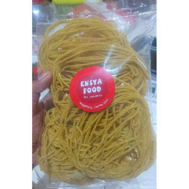 

KERUPUK MIE KUNING MENTAH