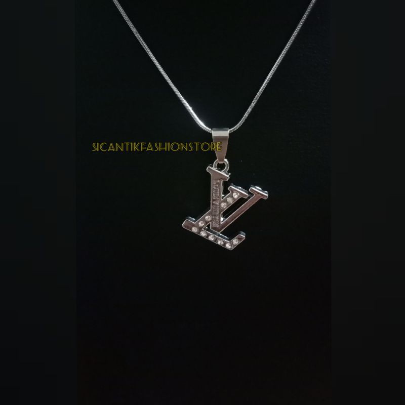 (PROMO)Kalung Wanita plus liontin Logo ELVI Titanium terlaris dan terbaru anti karat Liontin silver