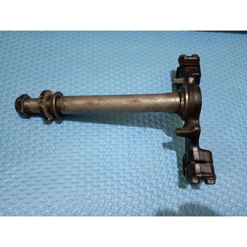 SEGITIGA SHOCKBREAKER DEPAN SATRIA FU 150 ORIGINAL