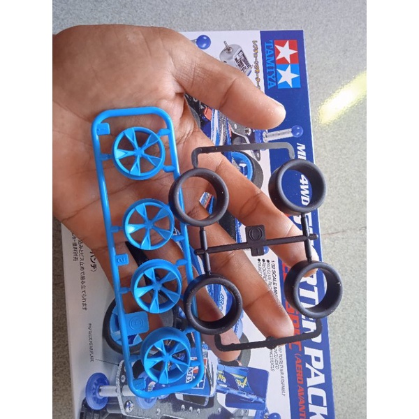 velg tamiya 5 spoke biru + ban