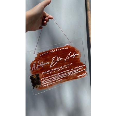 HADIAH WISUDA AKRILIK NAMA