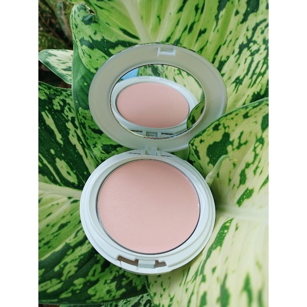 Bedak Basah Glowing / concealer mek_up