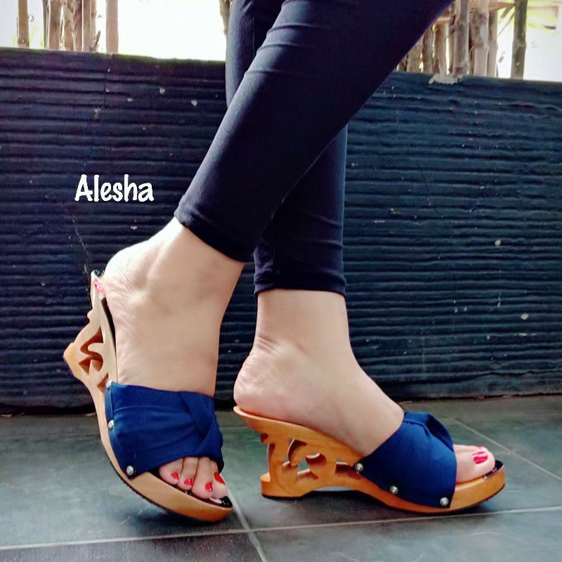 wedges cantik navi