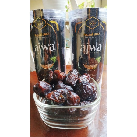 

Kurma Ajwa Premium 500 gram | Amira Dates