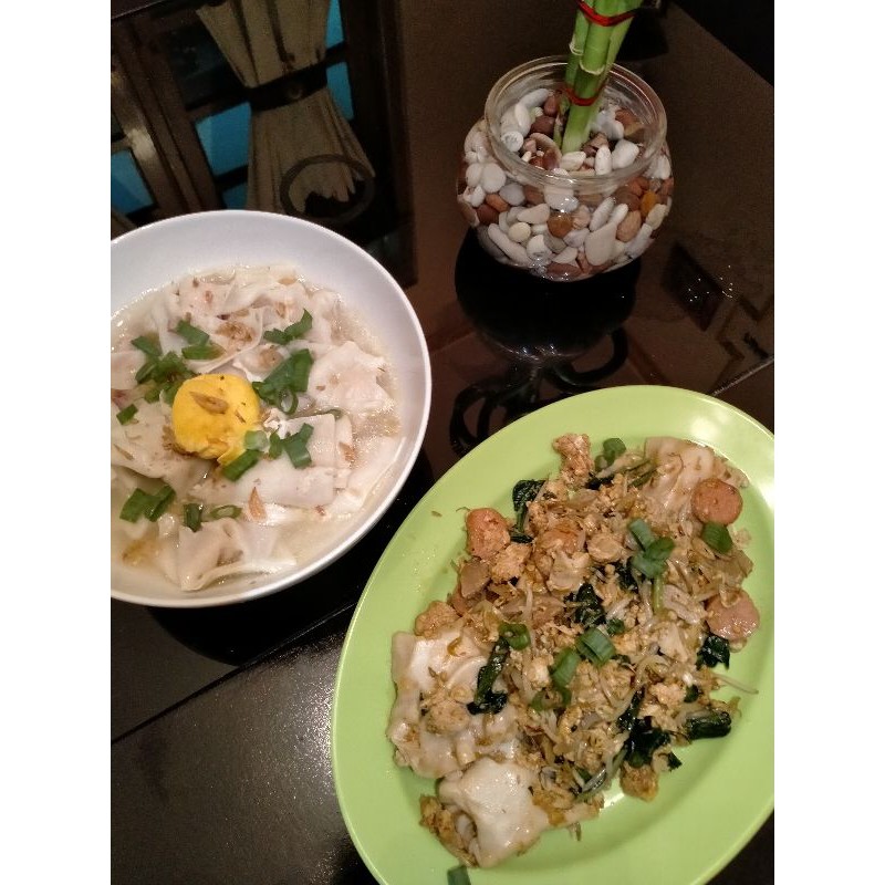 

Pangsit Goreng & Pangsit Rebus