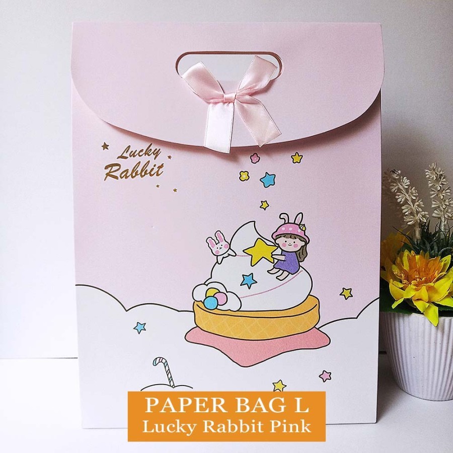 

Kondisi: Baru Berat: 60 Gram Kategori: Goodie Bag Etalase: Inabay Fancy Paper Bag yang dilengkapi de