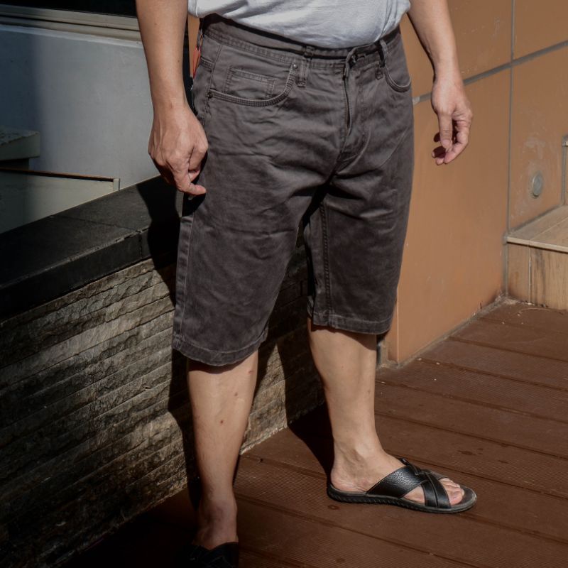 celana hugo gold pria pendek