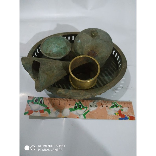 tempat sirih / kinangan kuningan jadul asli krawang