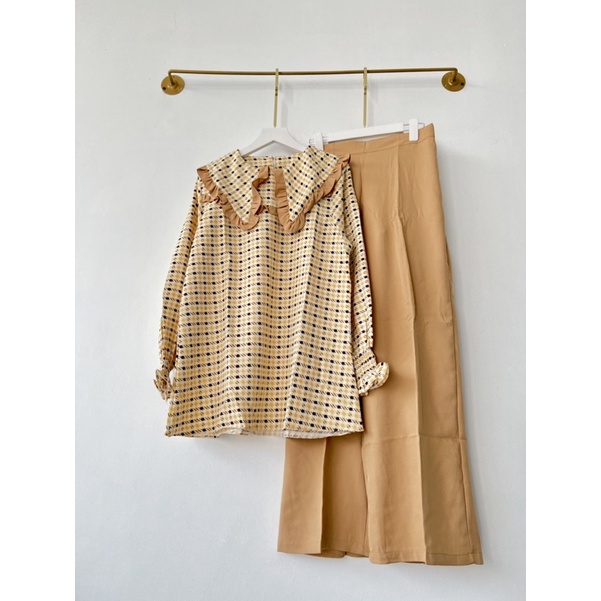 one set Nirra shakila