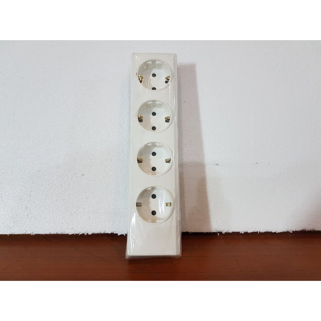 Stop Kontak 4 lubang broco