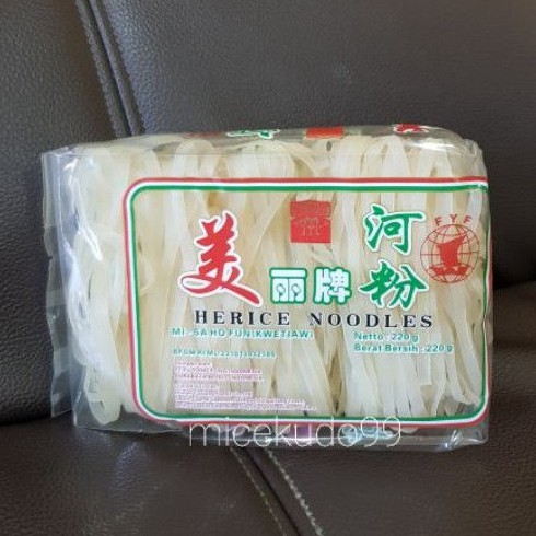 

KWETIAU KERING 220GR / KWETIAW MILI HERICE NOODLES ATAU MI SA HO FUN