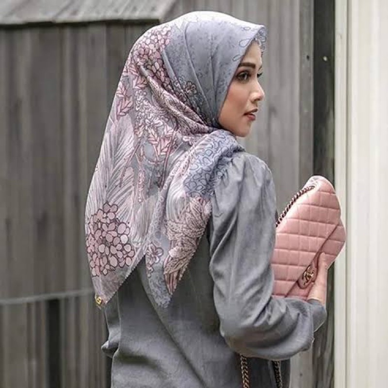 Buttonscarves Lilac Series